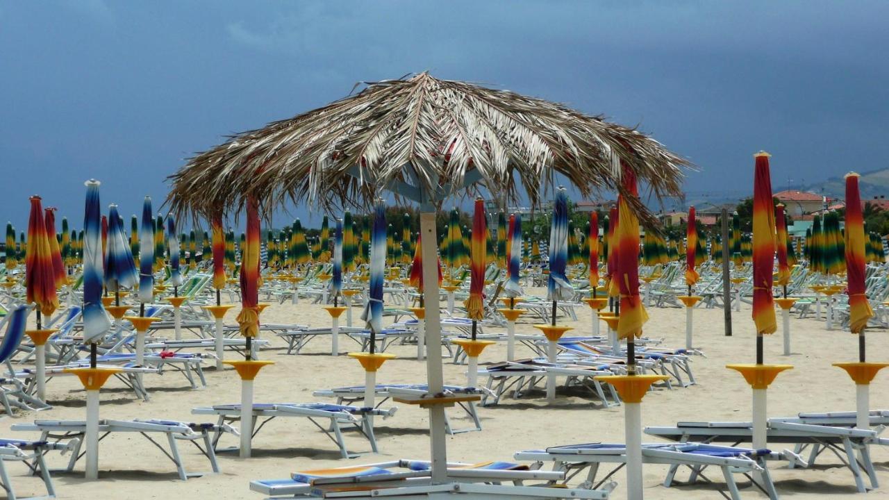 Suites Rome Pescara Exteriör bild