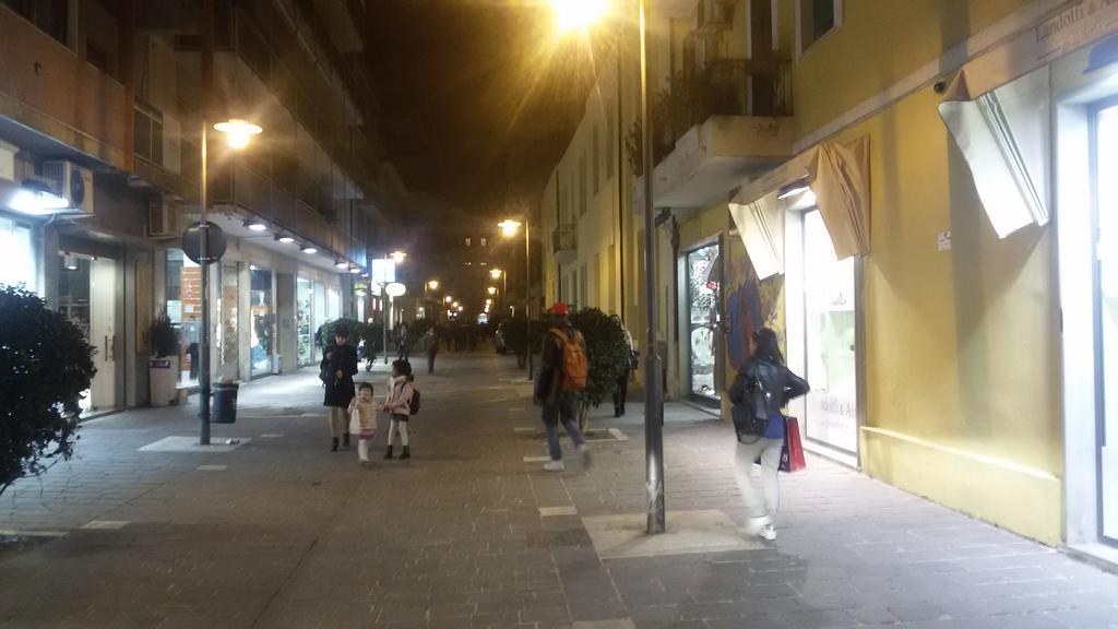 Suites Rome Pescara Exteriör bild