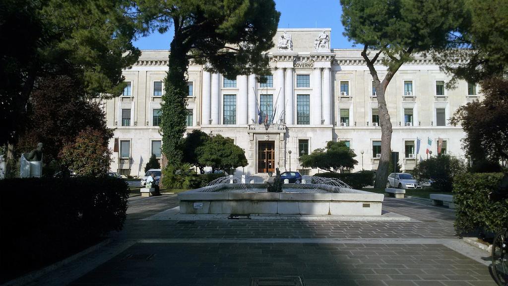 Suites Rome Pescara Exteriör bild