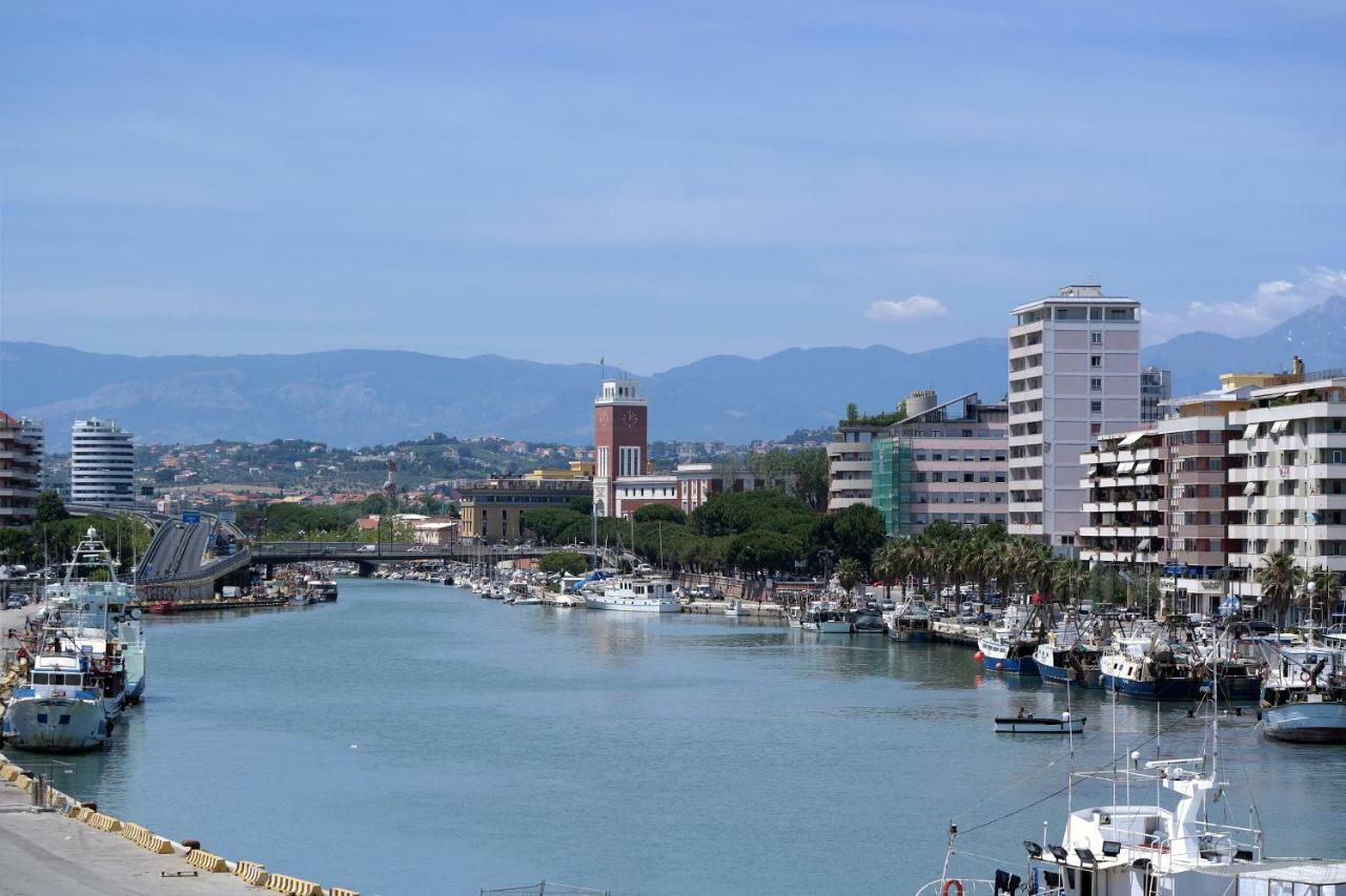 Suites Rome Pescara Exteriör bild
