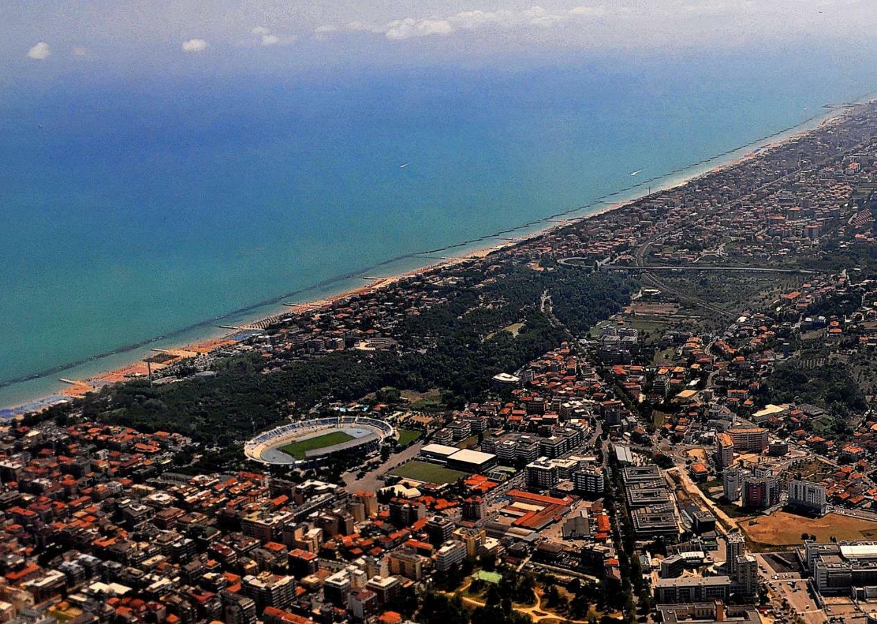 Suites Rome Pescara Exteriör bild